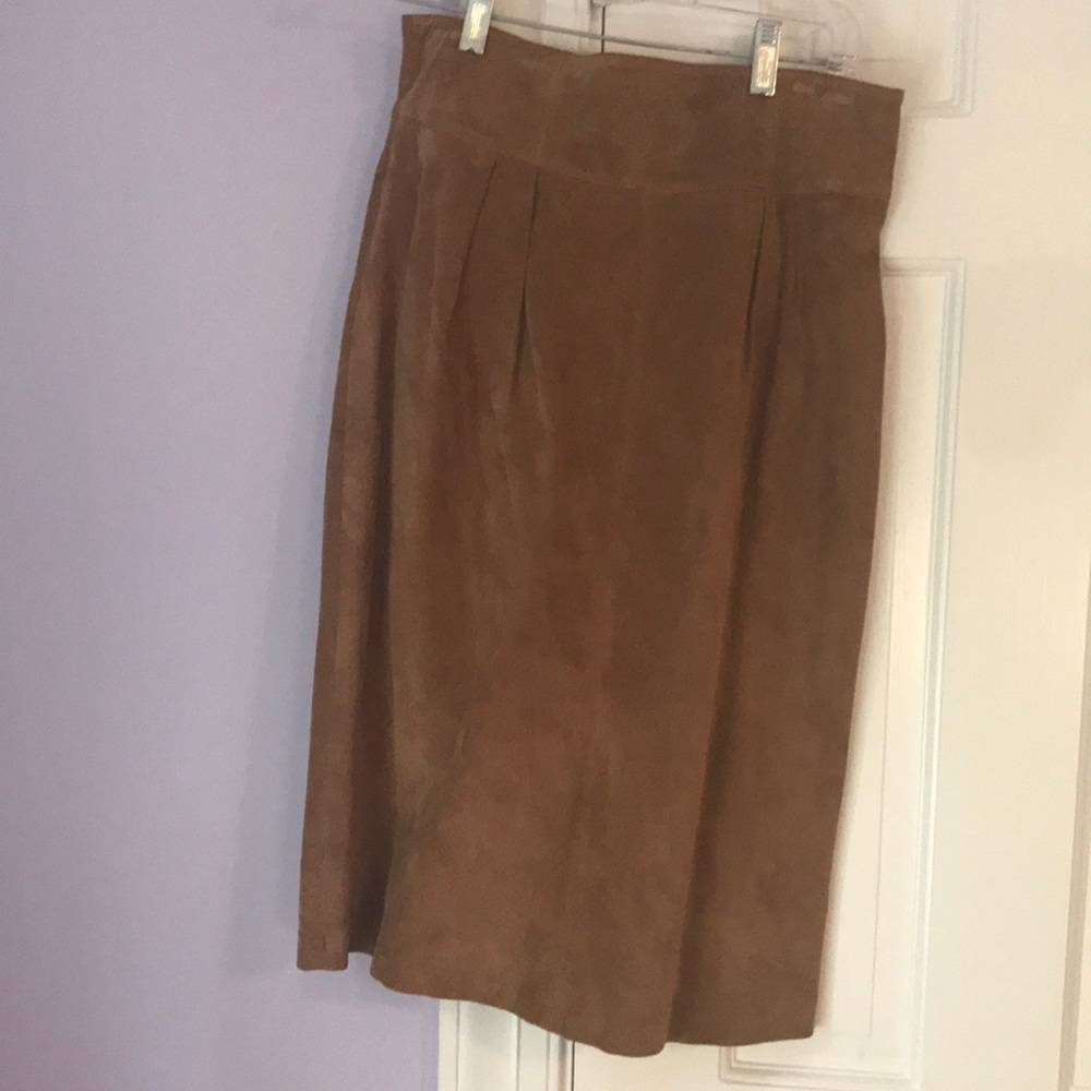 Jones New York suede skirt in camel